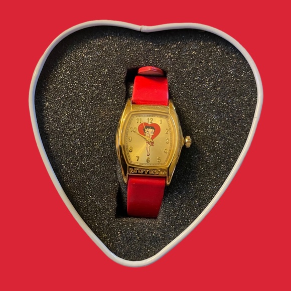 Vintage Betty Boop Watch in Original Heart Tin - Picture 4 of 6